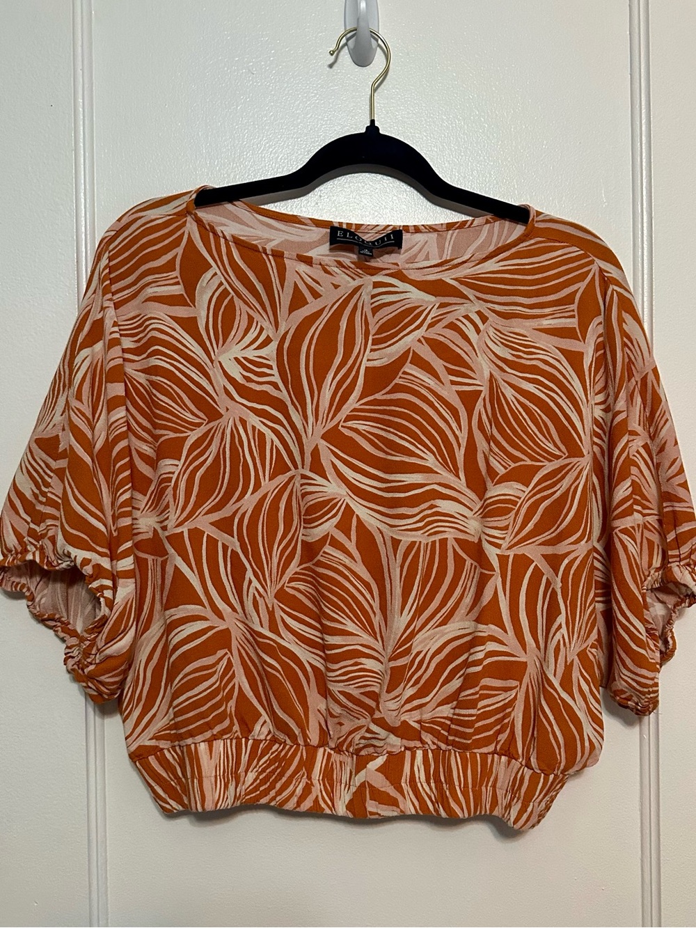 Eloquii Dolman Crop Top in Orange & Cream Leaf Print (18)